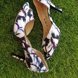 Unisa Peep Toe Heels